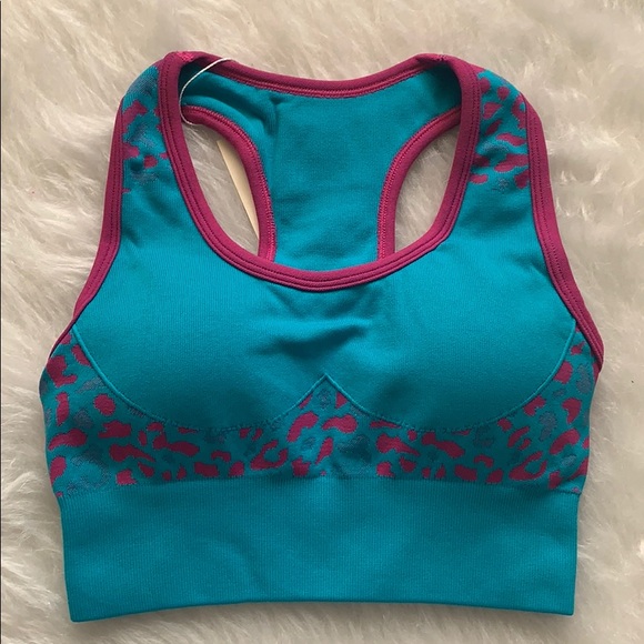 2 Piece Animal Print Seamless Yoga Set - Picture 3 of 9